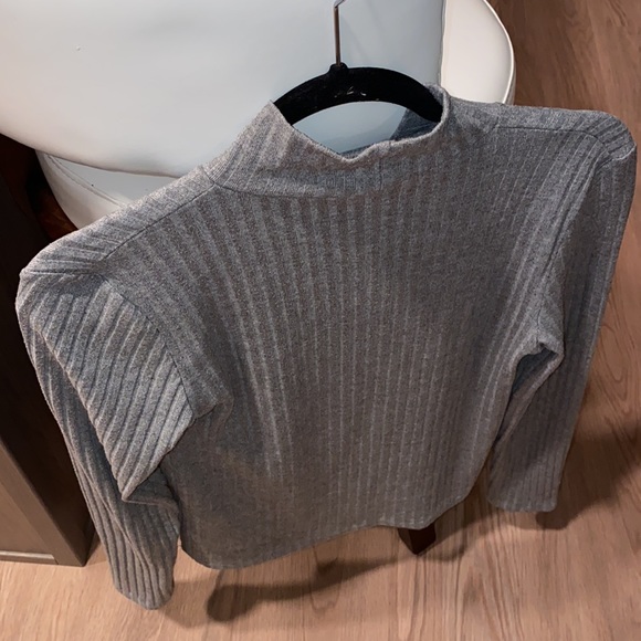 ▫️Topshop Ribbed Gray Mock Neck - Picture 6 of 7